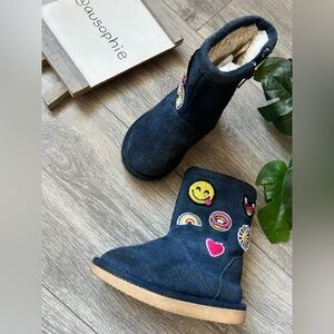 Tucker + Tate emoji patches faux fur lined blue suede  toddler boot. Size 6
